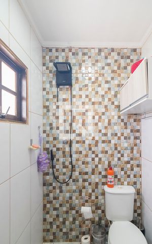 Casa à venda com 200m², 4 quartos e 2 vagas Casa à venda com 200m², 4 quartos e 2 vagasBanheiro Edícula