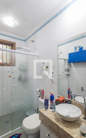 Casa à venda com 200m², 4 quartos e 2 vagas Casa à venda com 200m², 4 quartos e 2 vagasBanheiro da Suite 2