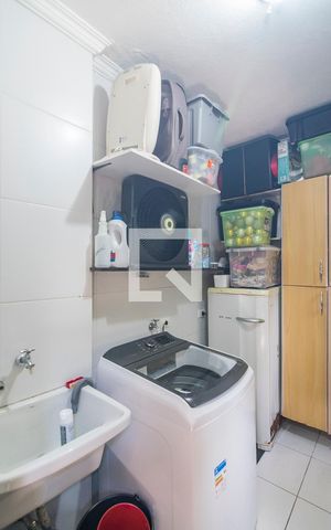 Casa à venda com 200m², 4 quartos e 2 vagas Casa à venda com 200m², 4 quartos e 2 vagasÁrea de Serviço