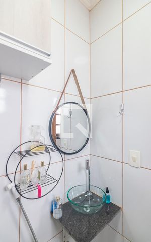 Casa à venda com 200m², 4 quartos e 2 vagas Casa à venda com 200m², 4 quartos e 2 vagasBanheiro Edícula
