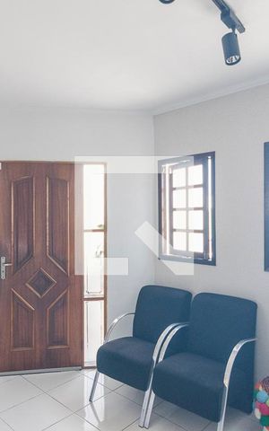 Casa à venda com 200m², 4 quartos e 2 vagas Casa à venda com 200m², 4 quartos e 2 vagasSala Edícula