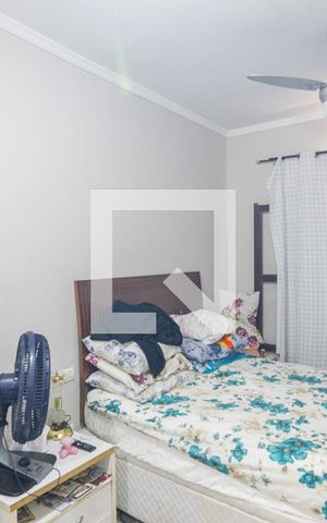Casa à venda com 200m², 4 quartos e 2 vagas Casa à venda com 200m², 4 quartos e 2 vagasQuarto 2 Suite