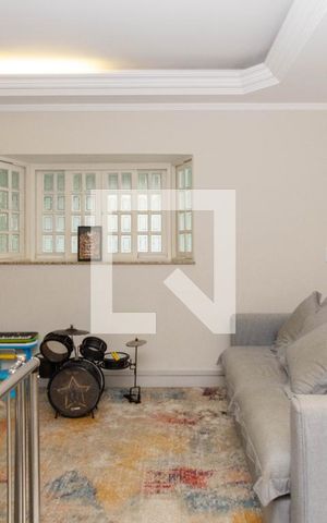 Casa de condomínio à venda com 175m², 3 quartos e 2 vagas Casa de condomínio à venda com 175m², 3 quartos e 2 vagasSala