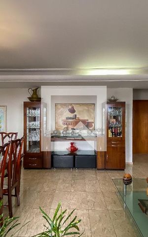 Apartamento à venda com 175m², 4 quartos e 3 vagas Apartamento à venda com 175m², 4 quartos e 3 vagasSala