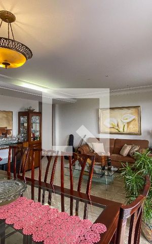 Apartamento à venda com 175m², 4 quartos e 3 vagas Apartamento à venda com 175m², 4 quartos e 3 vagasSala