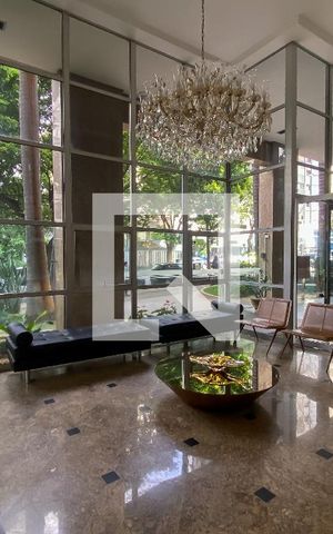 Apartamento à venda com 175m², 4 quartos e 3 vagas Apartamento à venda com 175m², 4 quartos e 3 vagasHall social