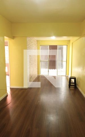 Apartamento à venda com 75m², 2 quartos e 1 vagaSala