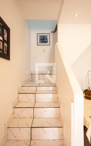 Casa à venda com 163m², 3 quartos e 3 vagasEscada
