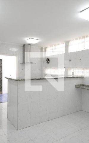 Casa à venda com 230m², 3 quartos e 3 vagasCozinha