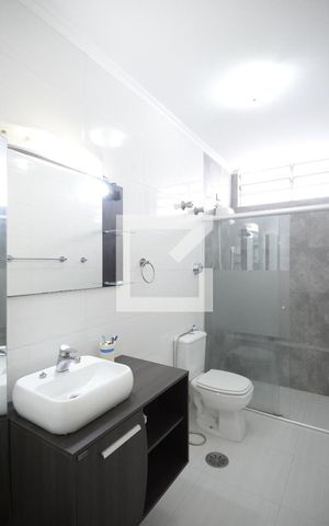 Casa à venda com 230m², 3 quartos e 3 vagasBanheiro