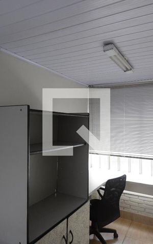 Casa à venda com 230m², 3 quartos e 3 vagasEscritório