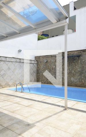 Casa à venda com 230m², 3 quartos e 3 vagasPiscina/ Churrasqueira