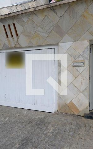 Casa à venda com 230m², 3 quartos e 3 vagasFachada 