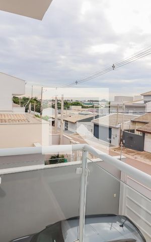 Casa à venda com 150m², 3 quartos e 2 vagas Casa à venda com 150m², 3 quartos e 2 vagasSuíte