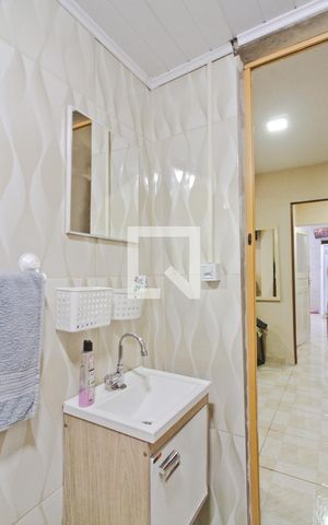 Casa à venda com 166m², 2 quartos e 2 vagas Casa à venda com 166m², 2 quartos e 2 vagasBanheiro da Suíte