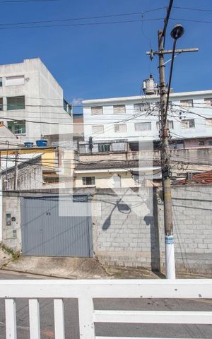 Casa à venda com 250m², 2 quartos e 2 vagas Casa à venda com 250m², 2 quartos e 2 vagasVista da varanda da sala de TV