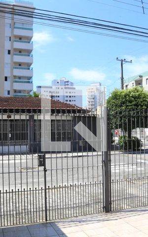 Casa para alugar com 90m², 3 quartos e 5 vagasPortão