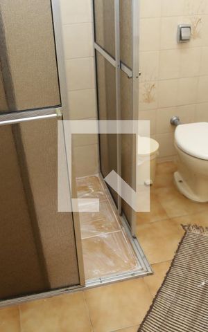 Casa para alugar com 90m², 3 quartos e 5 vagasBanheiro 1