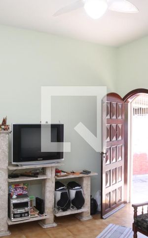 Casa para alugar com 90m², 3 quartos e 5 vagasSala