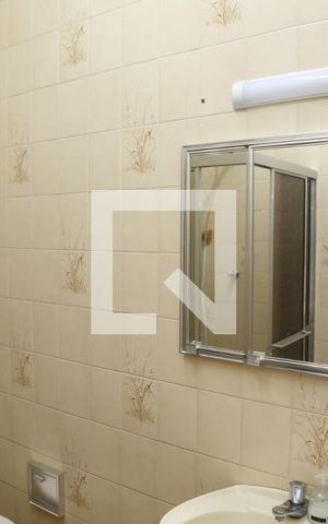 Casa para alugar com 90m², 3 quartos e 5 vagasBanheiro 1