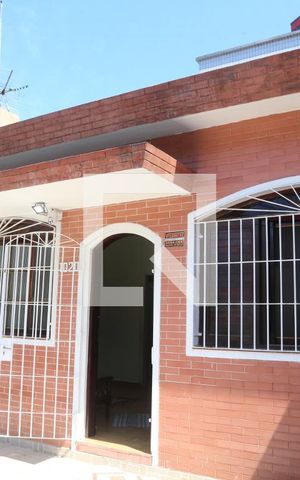 Casa para alugar com 90m², 3 quartos e 5 vagasFachada