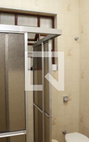 Casa para alugar com 90m², 3 quartos e 5 vagasBanheiro