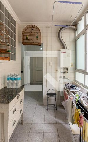 Apartamento à venda com 209m², 3 quartos e 2 vagas Apartamento à venda com 209m², 3 quartos e 2 vagasÁrea de Serviço