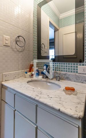 Apartamento à venda com 209m², 3 quartos e 2 vagas Apartamento à venda com 209m², 3 quartos e 2 vagasSuíte 2 - Banheiro 2