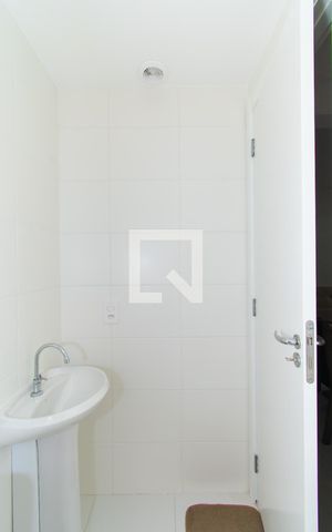 Apartamento para alugar com 32m², 2 quartos e sem vaga Apartamento para alugar com 32m², 2 quartos e sem vagaBanheiro