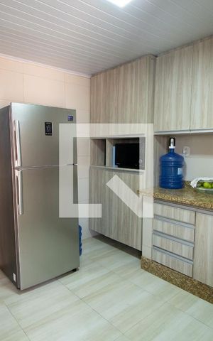 Casa à venda com 190m², 3 quartos e 1 vaga Casa à venda com 190m², 3 quartos e 1 vagaCozinha