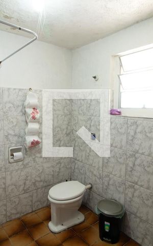 Casa à venda com 190m², 3 quartos e 1 vaga Casa à venda com 190m², 3 quartos e 1 vagaBanheiro