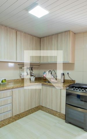 Casa à venda com 190m², 3 quartos e 1 vaga Casa à venda com 190m², 3 quartos e 1 vagaCozinha