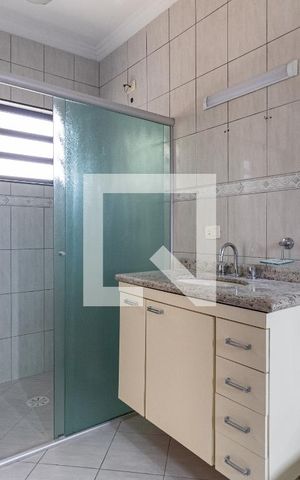 Casa à venda com 218m², 4 quartos e 4 vagas Casa à venda com 218m², 4 quartos e 4 vagasBanheiro da Suíte 1