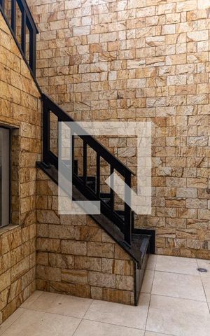 Casa à venda com 218m², 4 quartos e 4 vagas Casa à venda com 218m², 4 quartos e 4 vagasJardim de Inverno