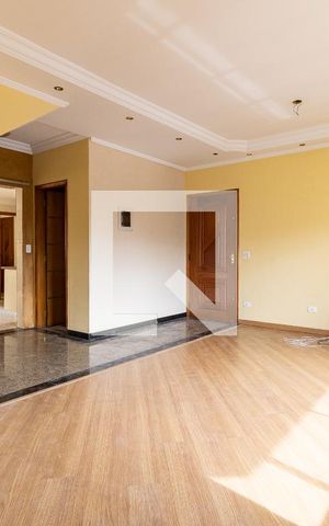 Casa à venda com 218m², 4 quartos e 4 vagas Casa à venda com 218m², 4 quartos e 4 vagasSala
