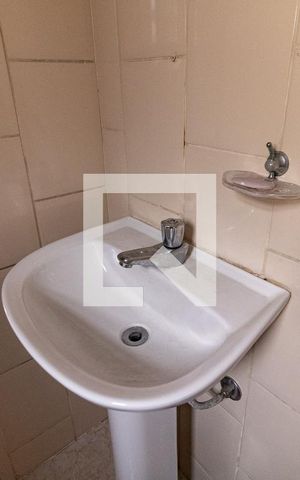 Casa à venda com 218m², 4 quartos e 4 vagas Casa à venda com 218m², 4 quartos e 4 vagasBanheiro do Salão