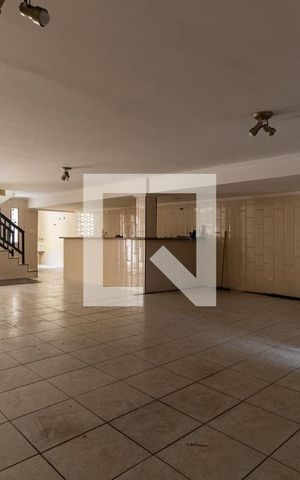 Casa à venda com 218m², 4 quartos e 4 vagas Casa à venda com 218m², 4 quartos e 4 vagasSalão