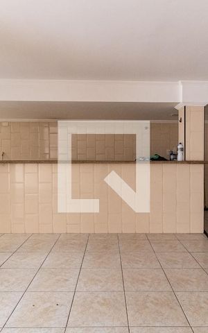 Casa à venda com 218m², 4 quartos e 4 vagas Casa à venda com 218m², 4 quartos e 4 vagasSalão