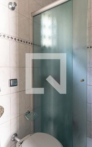 Casa à venda com 218m², 4 quartos e 4 vagas Casa à venda com 218m², 4 quartos e 4 vagasBanheiro da Suíte 2