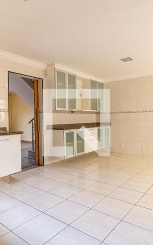 Casa à venda com 218m², 4 quartos e 4 vagas Casa à venda com 218m², 4 quartos e 4 vagasCozinha