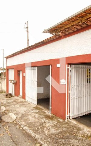 Casa à venda com 420m², 5 quartos e 3 vagasFachada