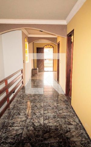 Casa à venda com 420m², 5 quartos e 3 vagasCorredor