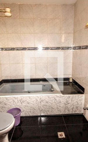 Casa à venda com 420m², 5 quartos e 3 vagasBanheiro 2