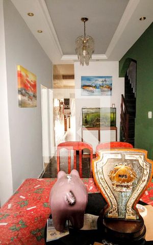 Casa à venda com 420m², 5 quartos e 3 vagasSala