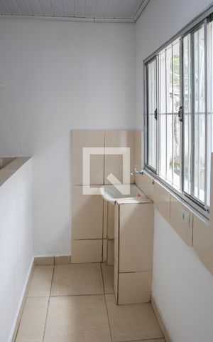 Casa para alugar com 25m², 1 quarto e sem vaga Casa para alugar com 25m², 1 quarto e sem vagaCozinha e Área de Serviço