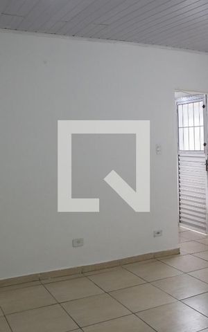 Casa para alugar com 25m², 1 quarto e sem vaga Casa para alugar com 25m², 1 quarto e sem vagaSuíte