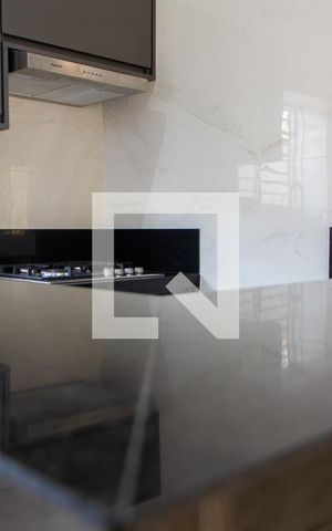 Casa à venda com 360m², 5 quartos e 4 vagas Casa à venda com 360m², 5 quartos e 4 vagasCOZINHA