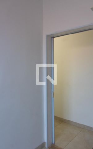 Casa à venda com 360m², 5 quartos e 4 vagas Casa à venda com 360m², 5 quartos e 4 vagasQUARTO 4