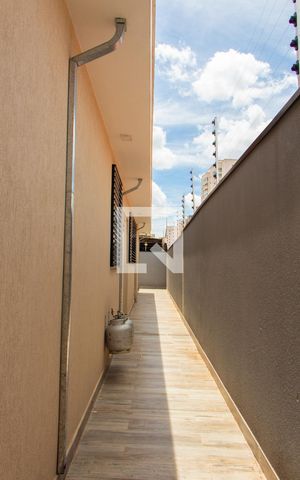 Casa à venda com 360m², 5 quartos e 4 vagas Casa à venda com 360m², 5 quartos e 4 vagasÁREA EXTERNA