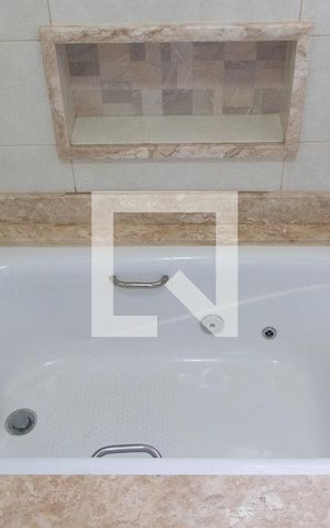 Casa à venda com 360m², 5 quartos e 4 vagas Casa à venda com 360m², 5 quartos e 4 vagasBANHEIRO DA SUITE
